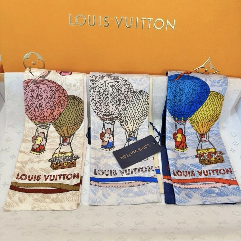 Louis Vuitton Silk Supportive 272030