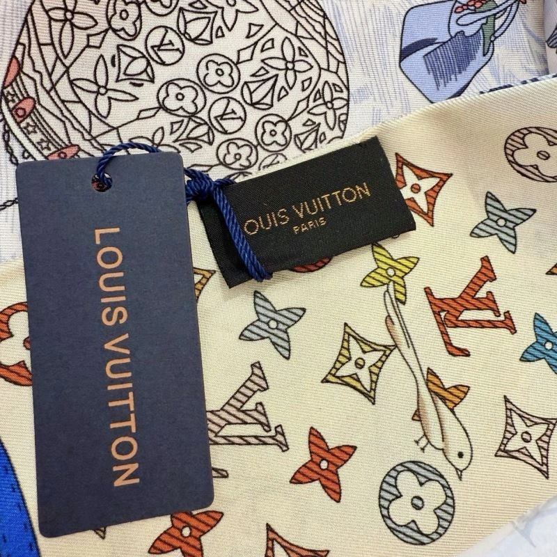 Louis Vuitton Silk Supportive 272030