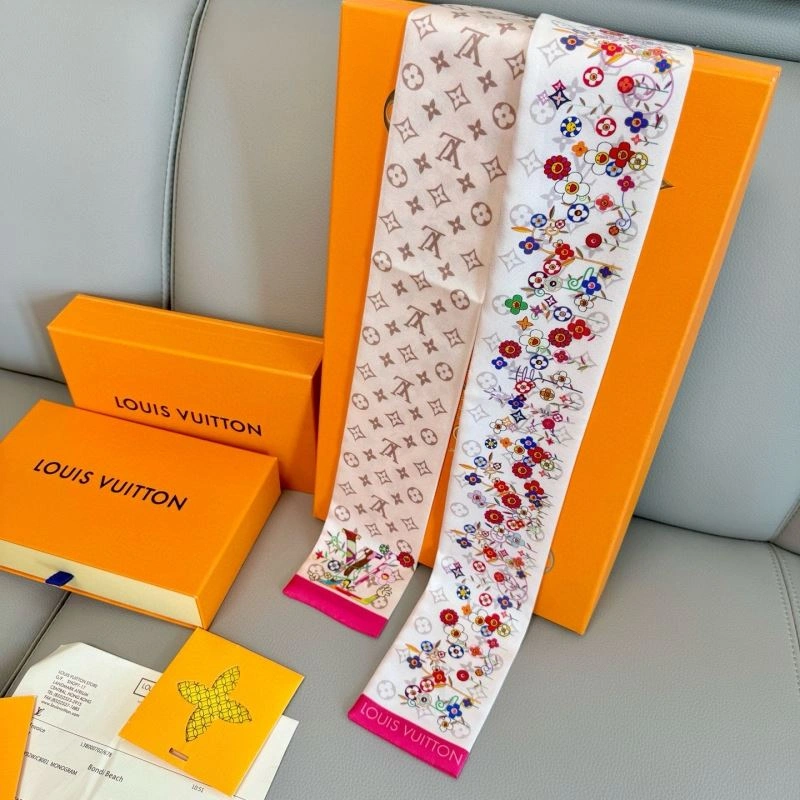 Compact Louis Vuitton Silk 272039