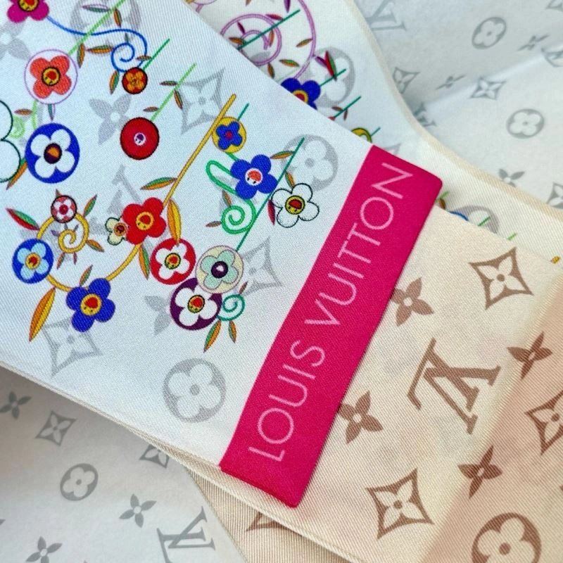 Compact Louis Vuitton Silk 272039