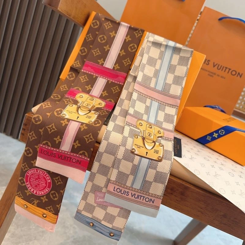 Louis Vuitton Silk Colorful 272608