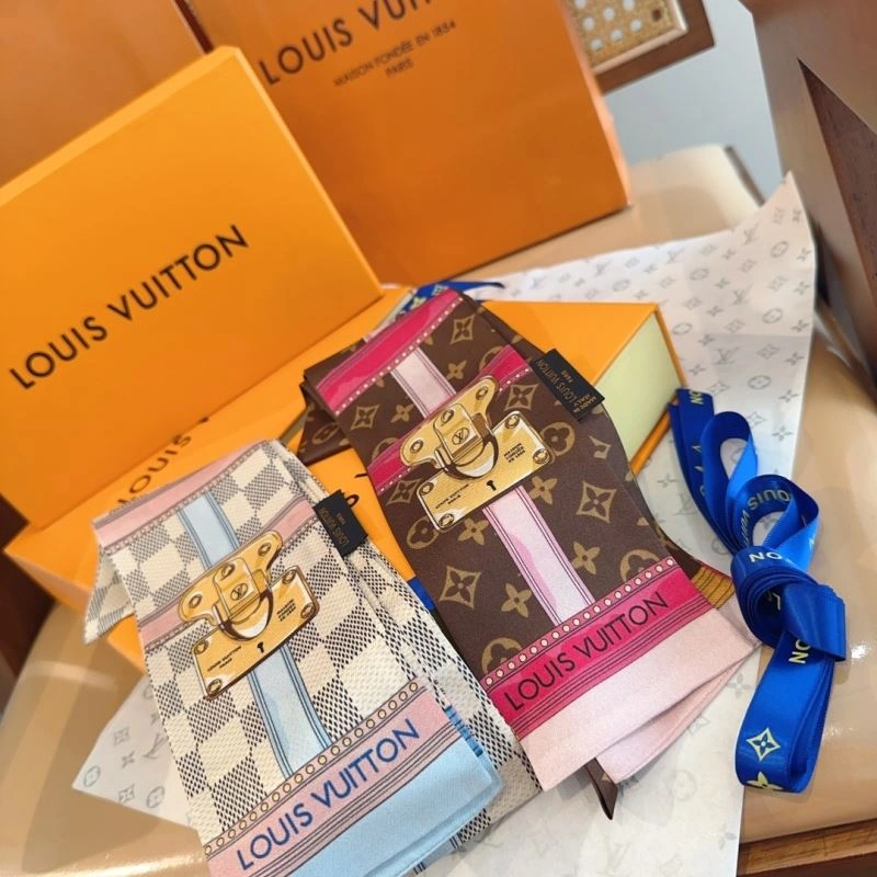 Louis Vuitton Silk Youthful 272594