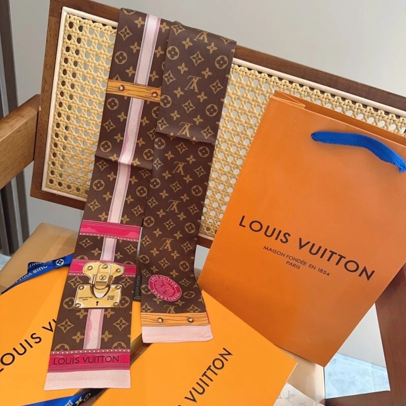 Louis Vuitton Silk Youthful 272594