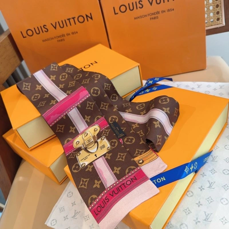 Louis Vuitton Silk Youthful 272594