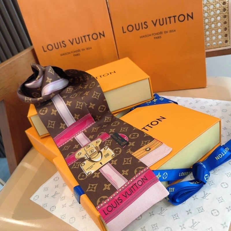 Louis Vuitton Silk Youthful 272594