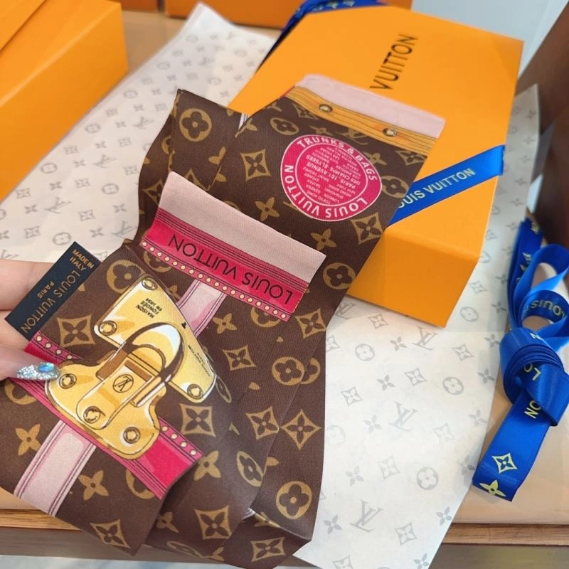 Louis Vuitton Silk Youthful 272594