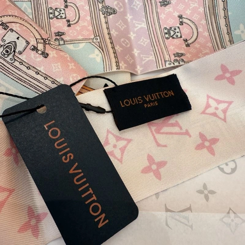ComfortFit Louis Vuitton Silk 272607