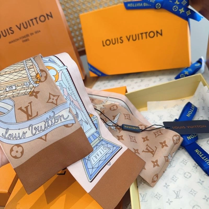 Louis Vuitton Silk Unique 272601
