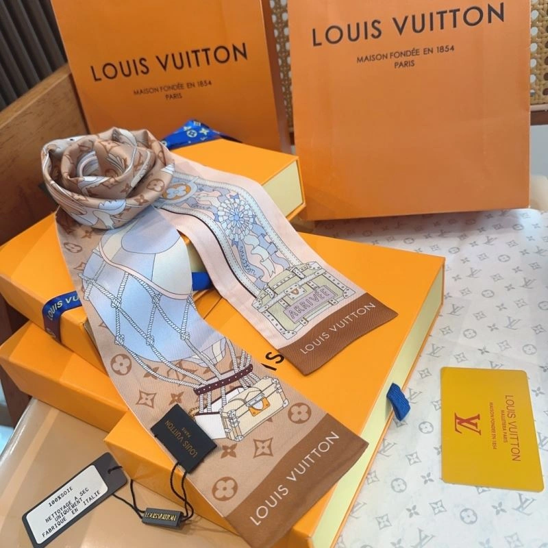 Louis Vuitton Silk Unique 272601