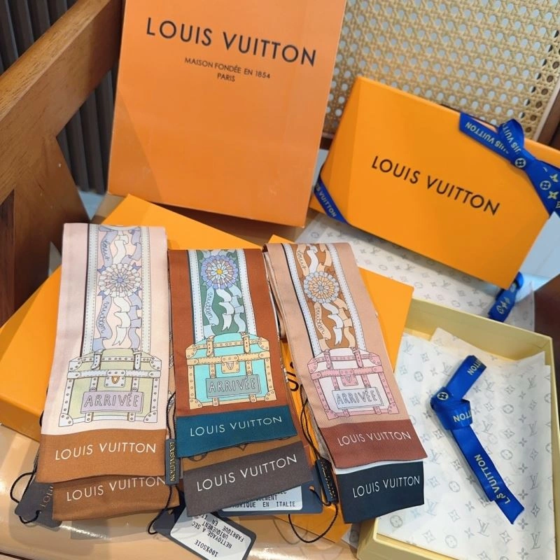 Louis Vuitton Silk Timeless 272578