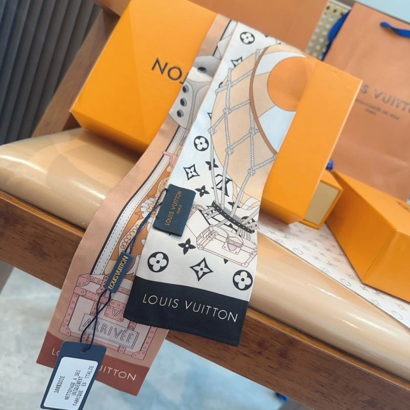 Louis Vuitton Silk Timeless 272578