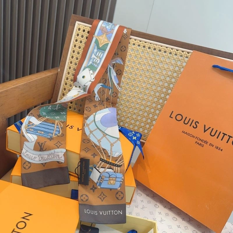 Louis Vuitton Silk Modern 272575