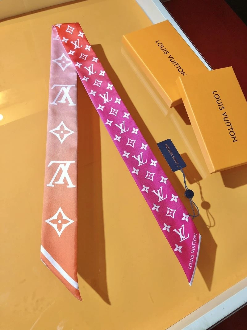 Contemporary Louis Vuitton Silk 272567