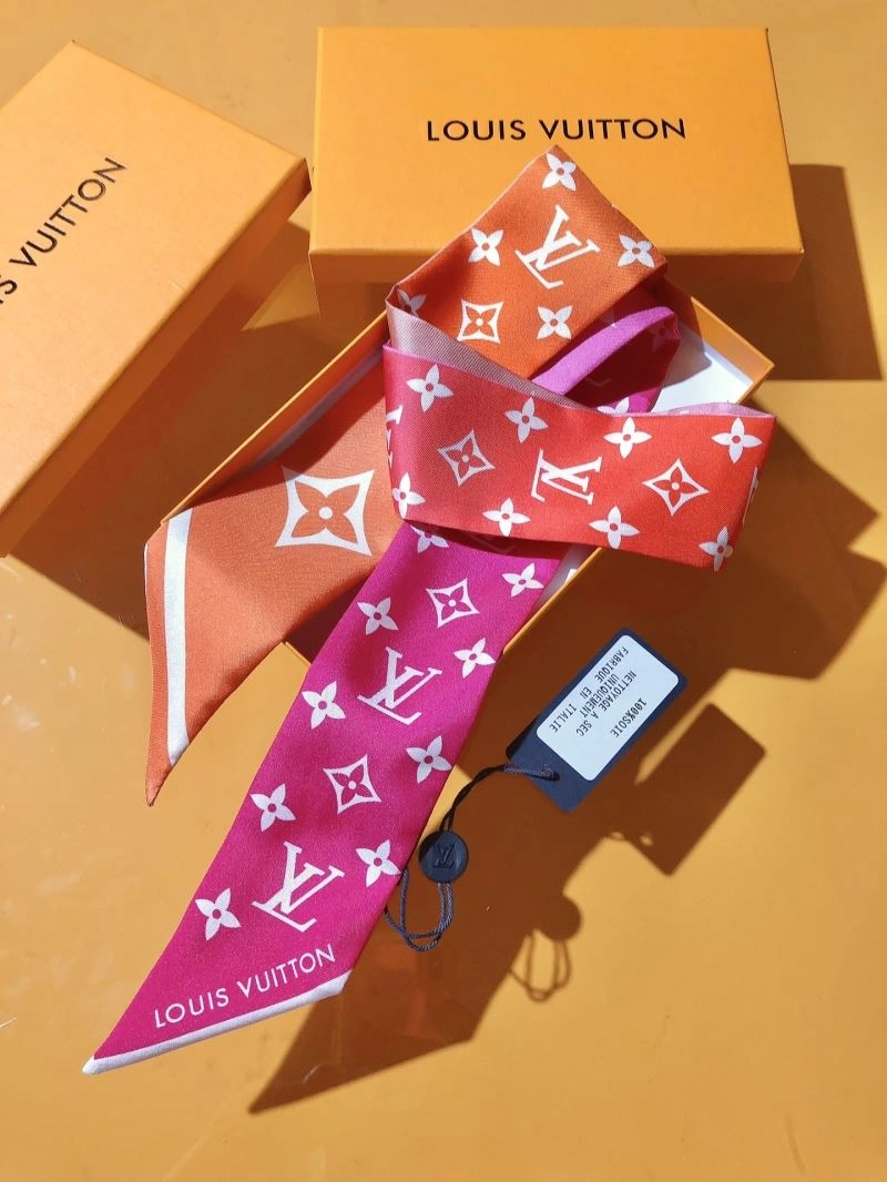 Contemporary Louis Vuitton Silk 272567