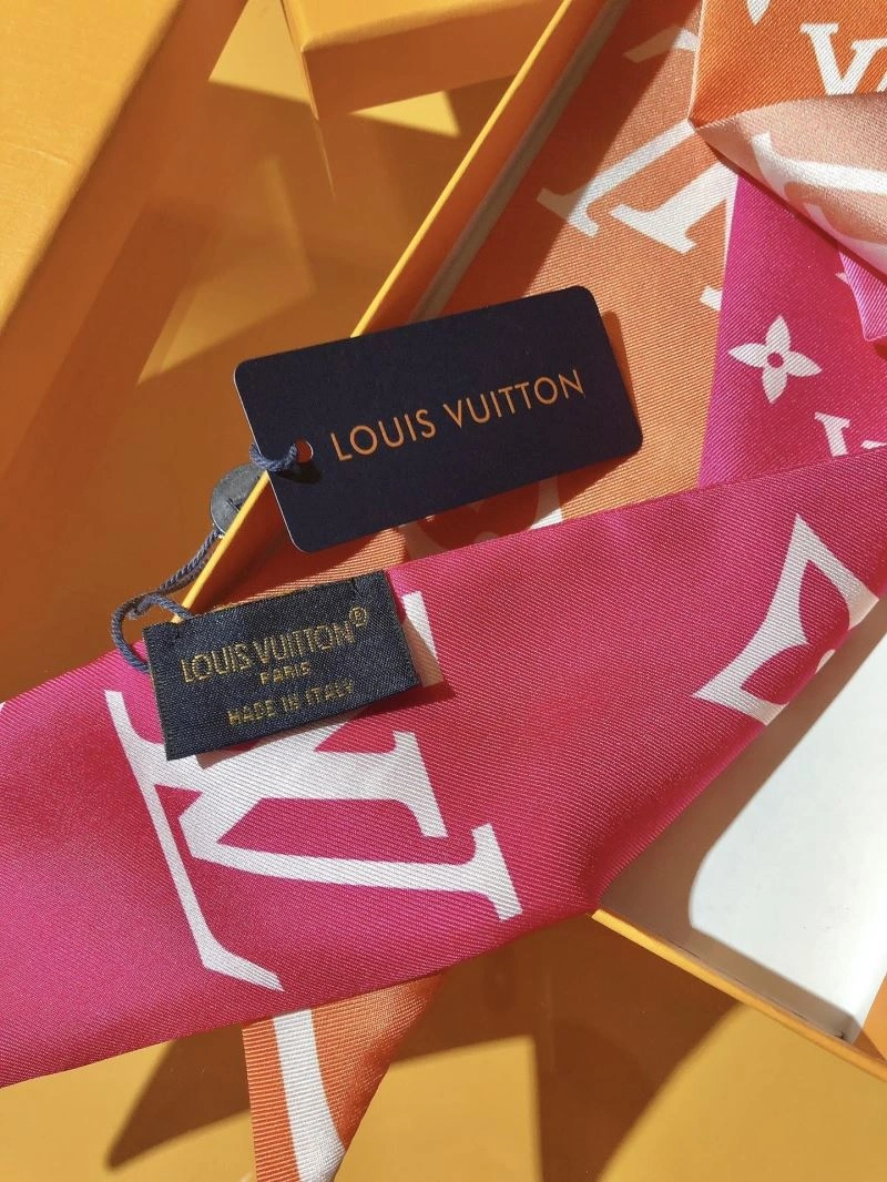 Contemporary Louis Vuitton Silk 272567