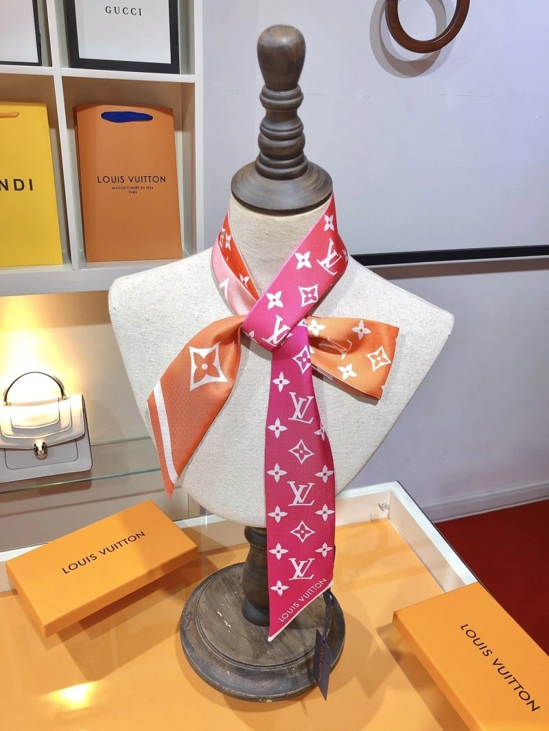 Contemporary Louis Vuitton Silk 272567