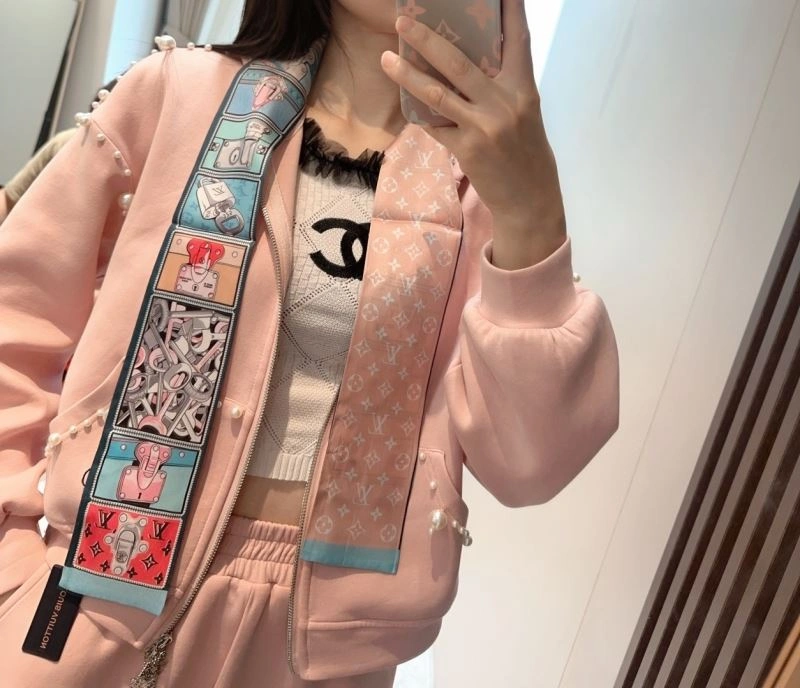 Louis Vuitton Silk Versatile 272544