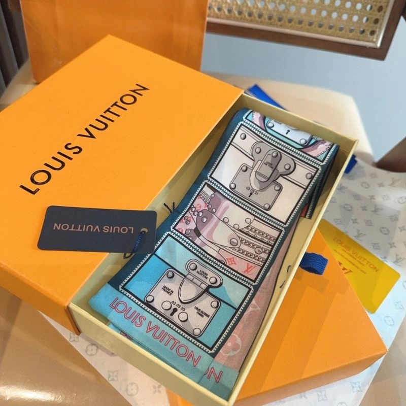 Louis Vuitton Silk Versatile 272544