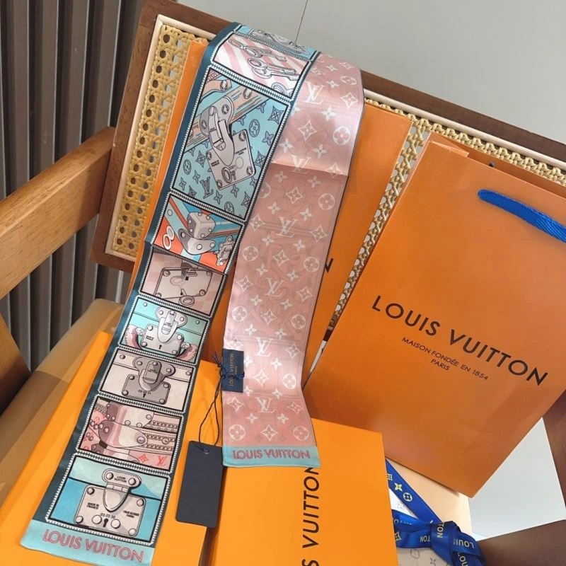 Louis Vuitton Silk Versatile 272544