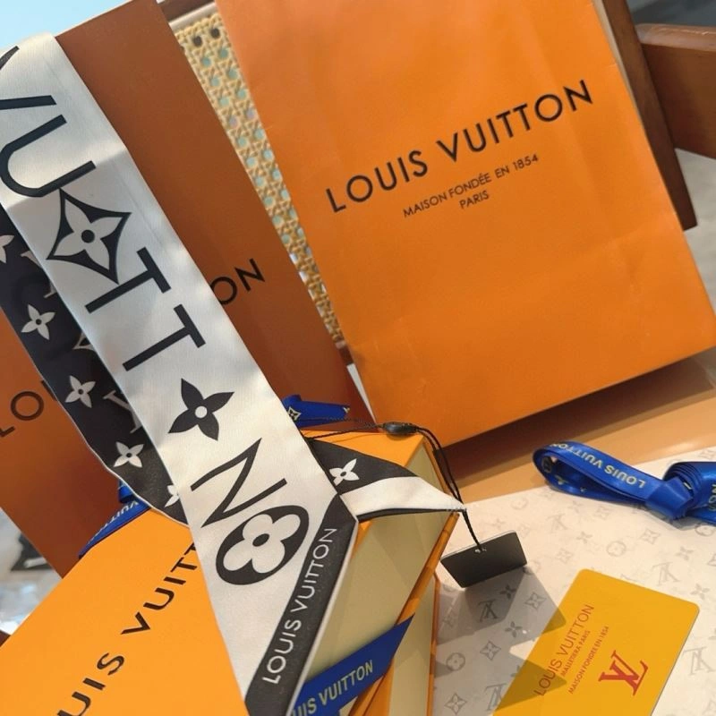 NewStyle Louis Vuitton Silk 272548