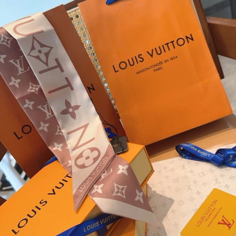 Louis Vuitton Silk WellDesigned 272542