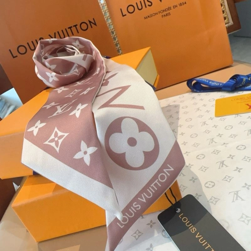 Louis Vuitton Silk WellDesigned 272542