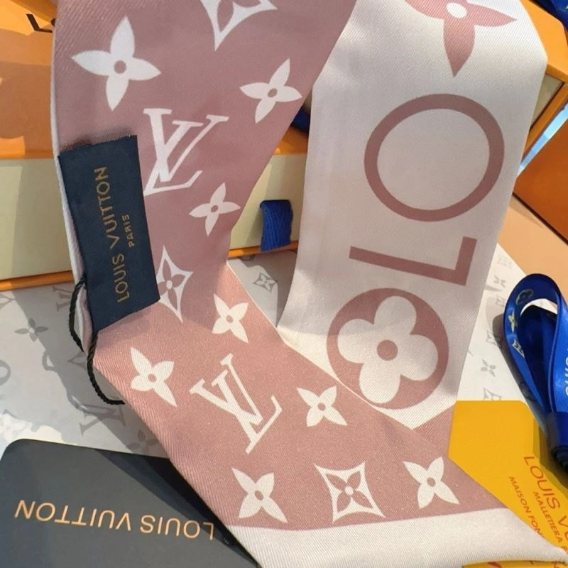 Louis Vuitton Silk WellDesigned 272542