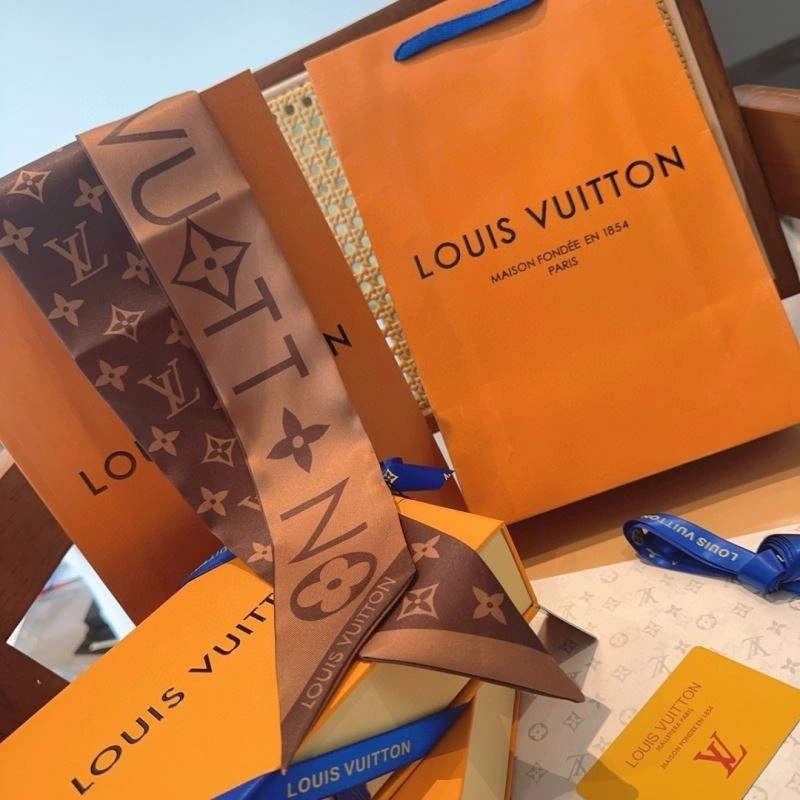 UrbanChic Louis Vuitton Silk 272551