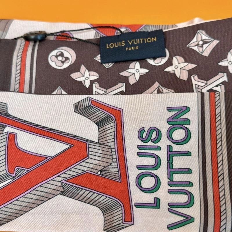 Louis Vuitton Silk Tailored 272554