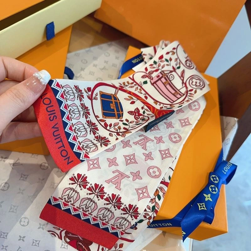 Louis Vuitton Silk Unique 272563