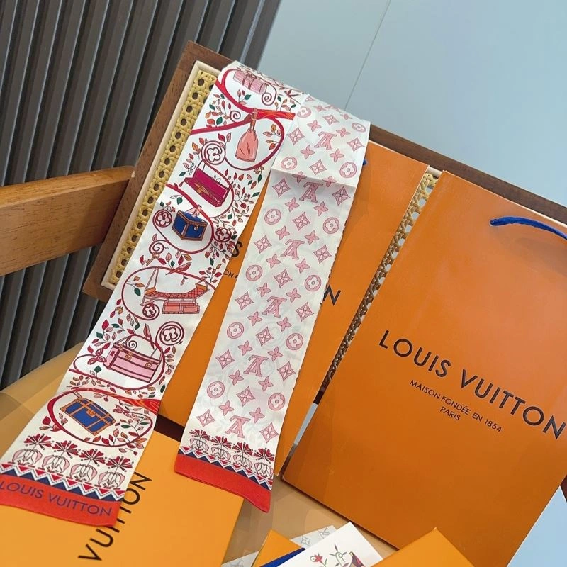 Louis Vuitton Silk Unique 272563