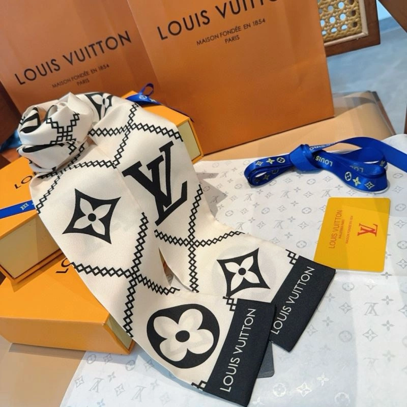 Louis Vuitton Silk UrbanChic 272570