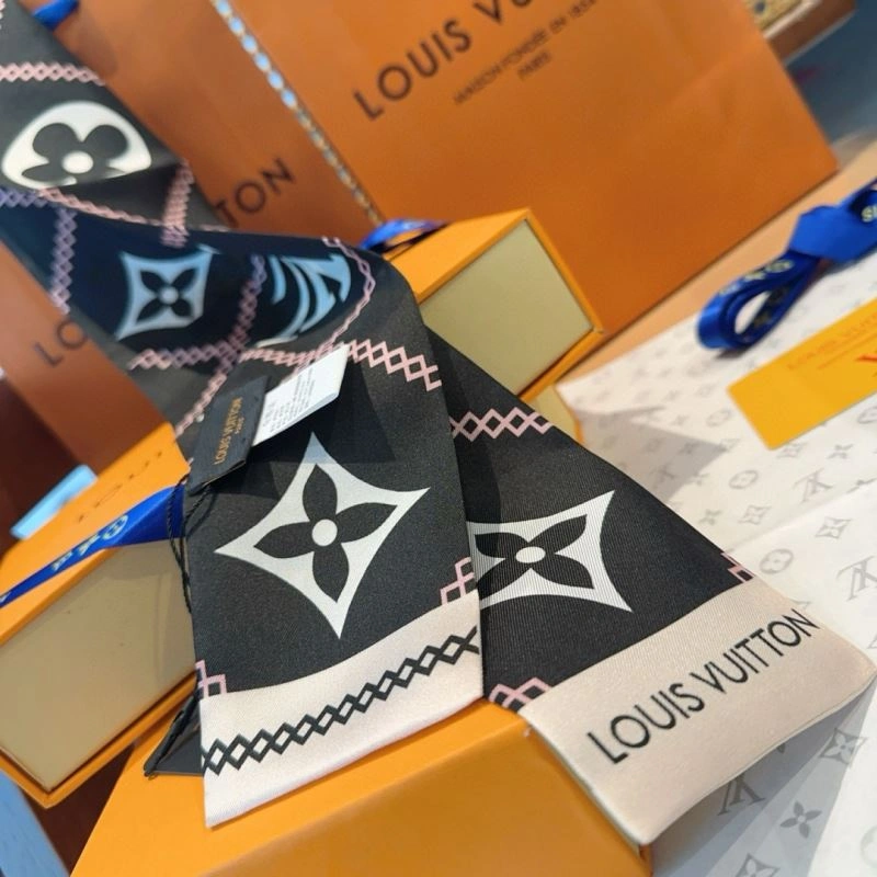 Louis Vuitton Silk Sustainable 272556