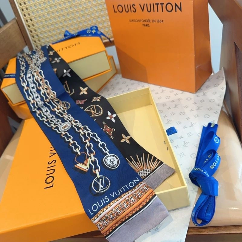 Louis Vuitton Silk Refined 272560