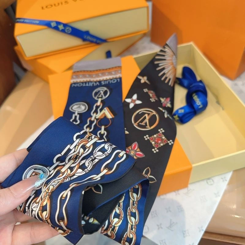 Louis Vuitton Silk Refined 272560