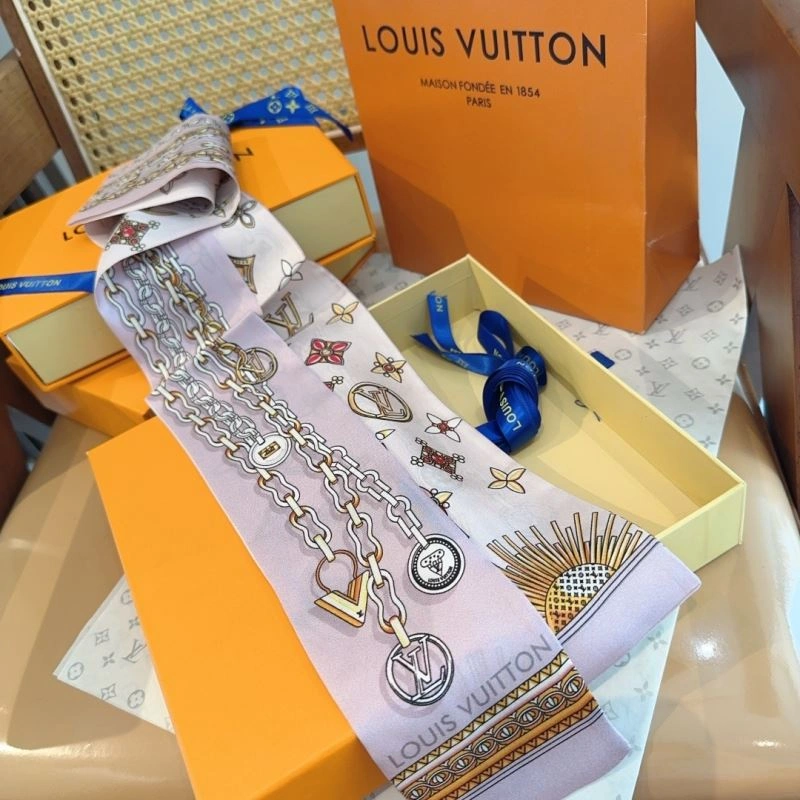 Effortless Louis Vuitton Silk 272553