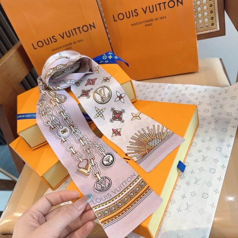Effortless Louis Vuitton Silk 272553