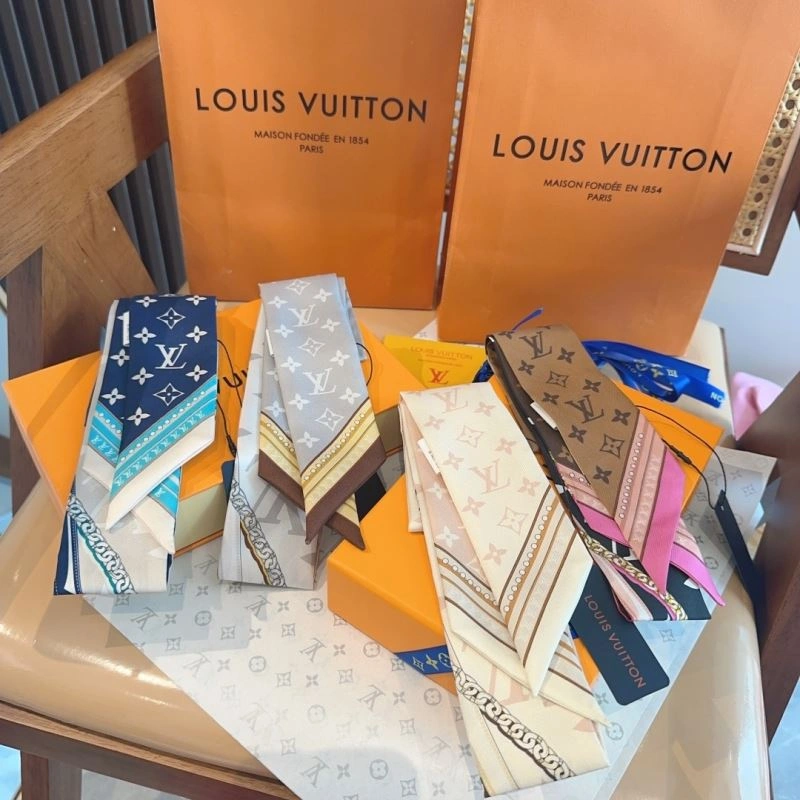 Louis Vuitton Silk FreshLook 272546