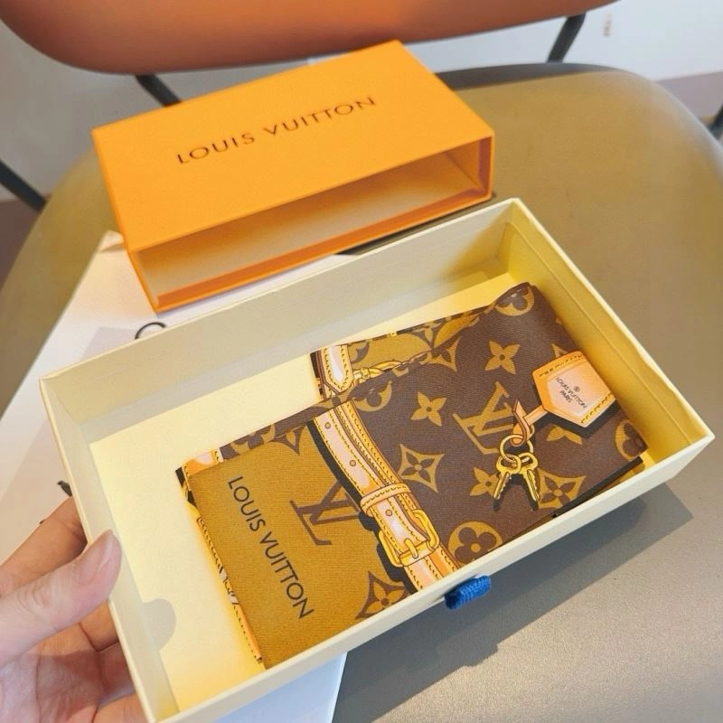 Louis Vuitton Silk NewStyle 272564