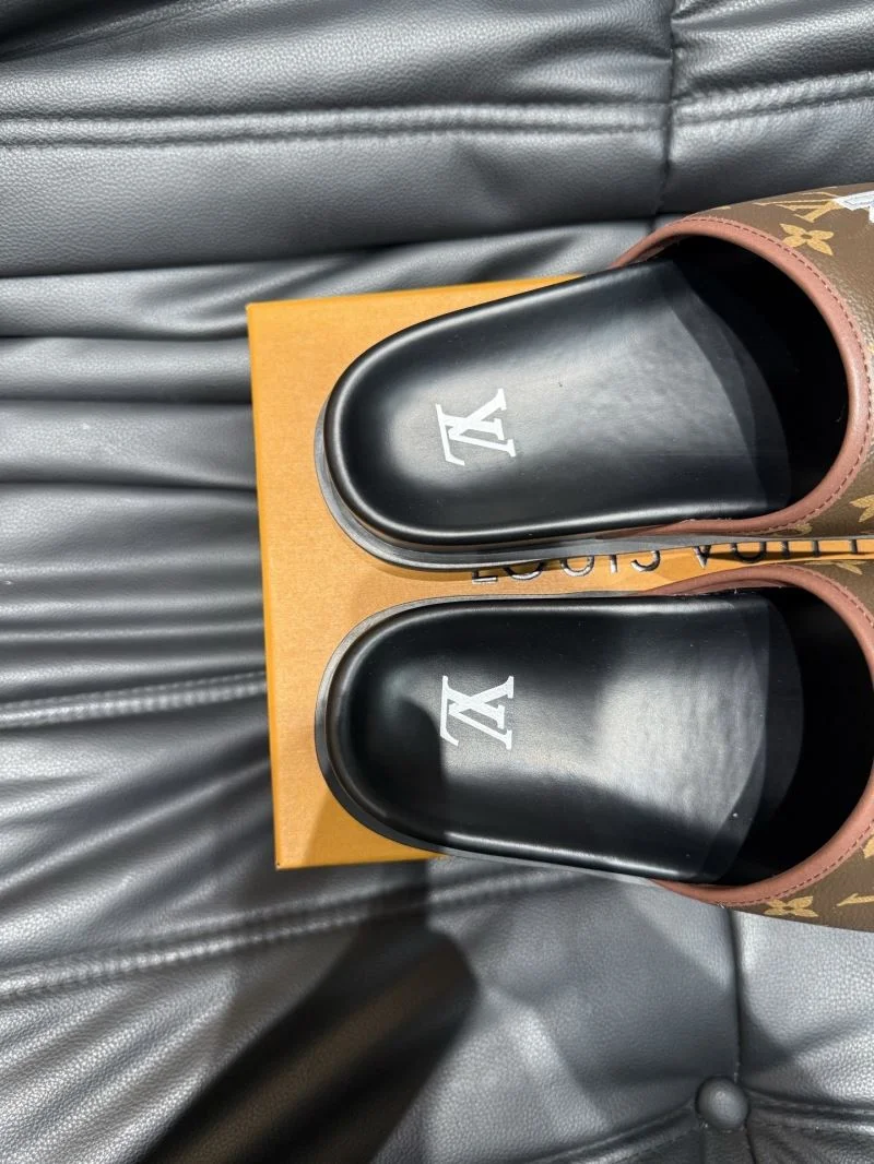 FlexibleFit Louis Vuitton Slippers 30717