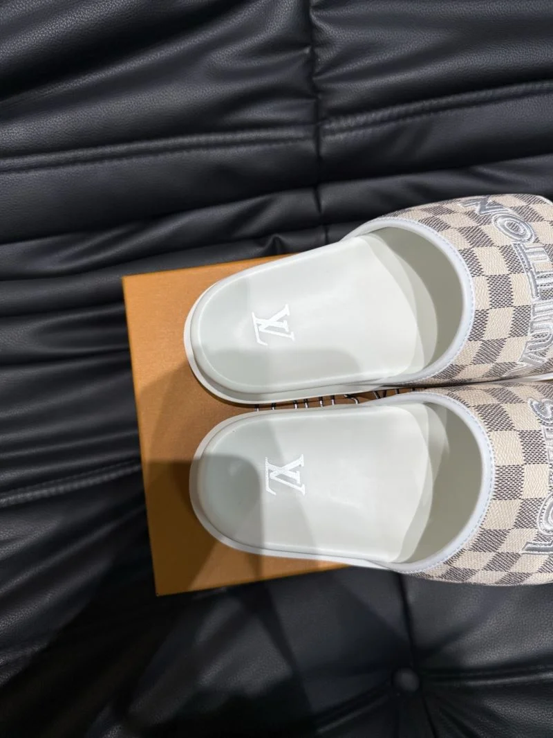 Soft Louis Vuitton Slippers 30712