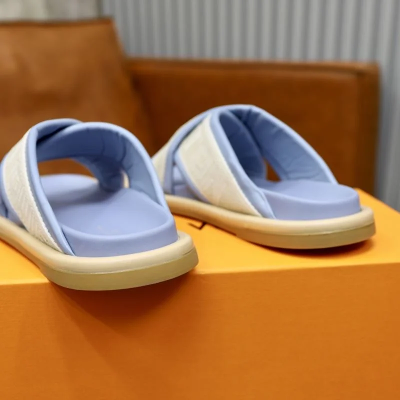 TechFriendly Louis Vuitton Slippers 30728