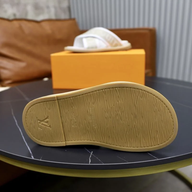 NewStyle Louis Vuitton Slippers 30726