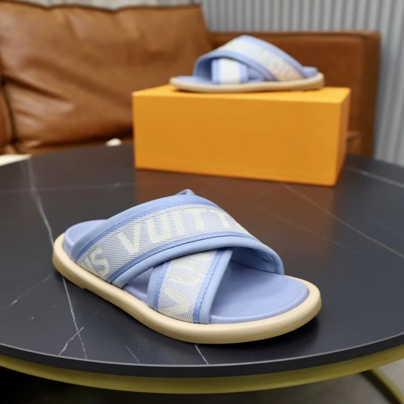 Compact Louis Vuitton Slippers 30729