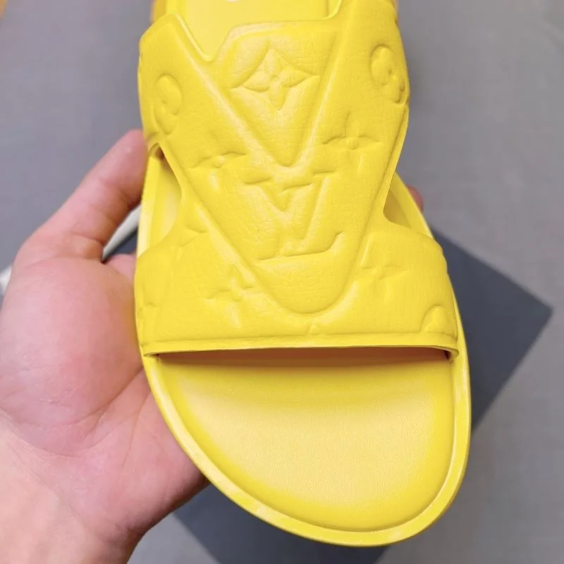 EyeCatching Louis Vuitton Slippers 30665