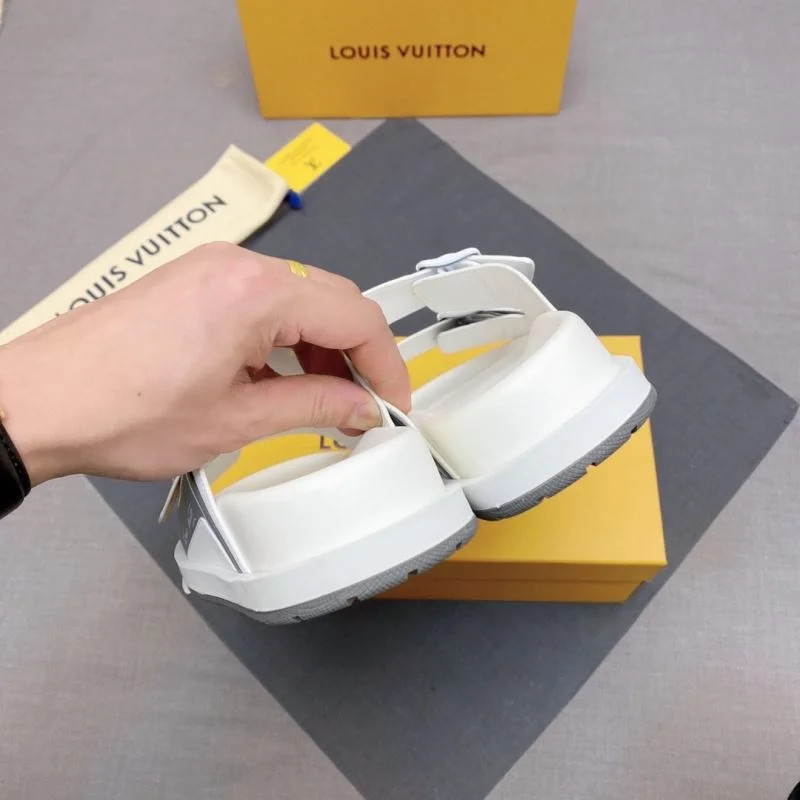 ModernLook Louis Vuitton Slippers 30674
