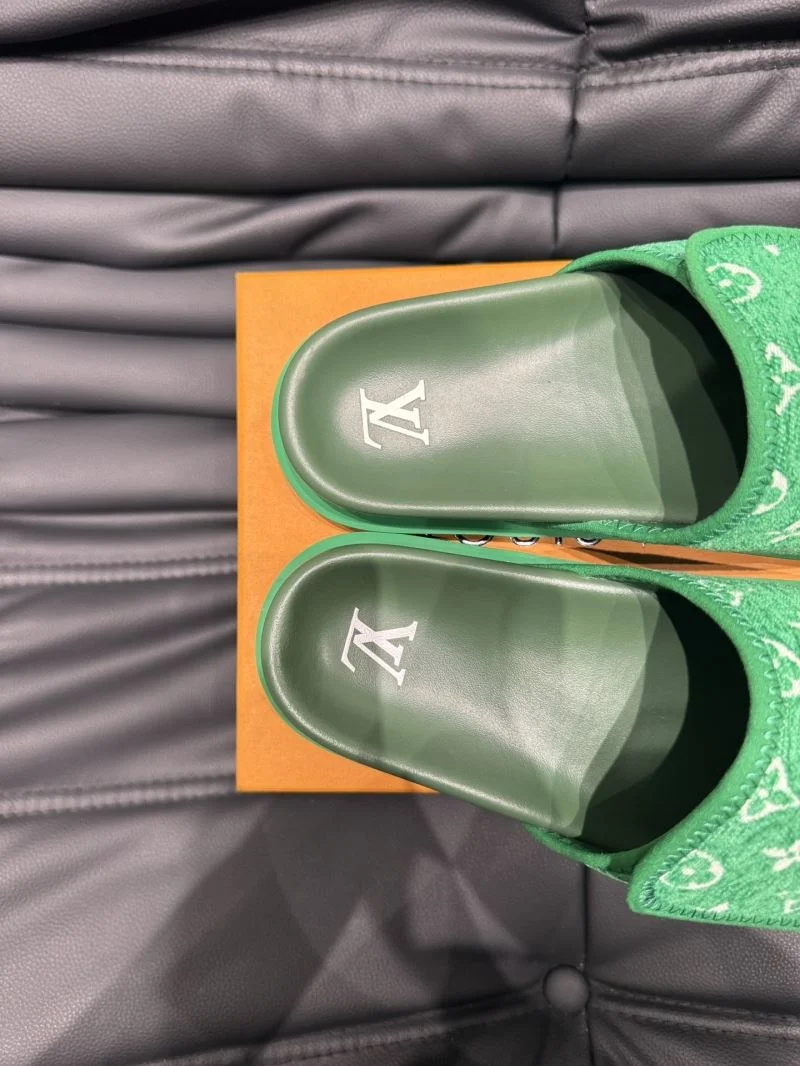 AllSeason Louis Vuitton Slippers 30671
