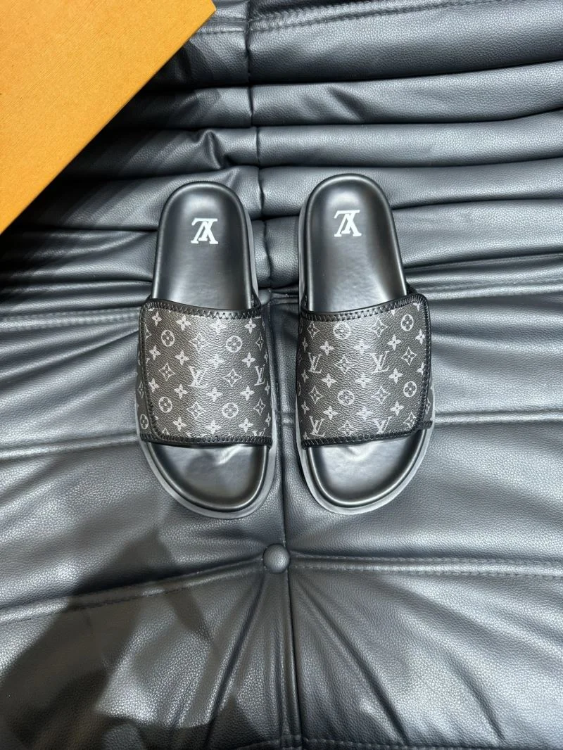 EyeCatching Louis Vuitton Slippers 30652