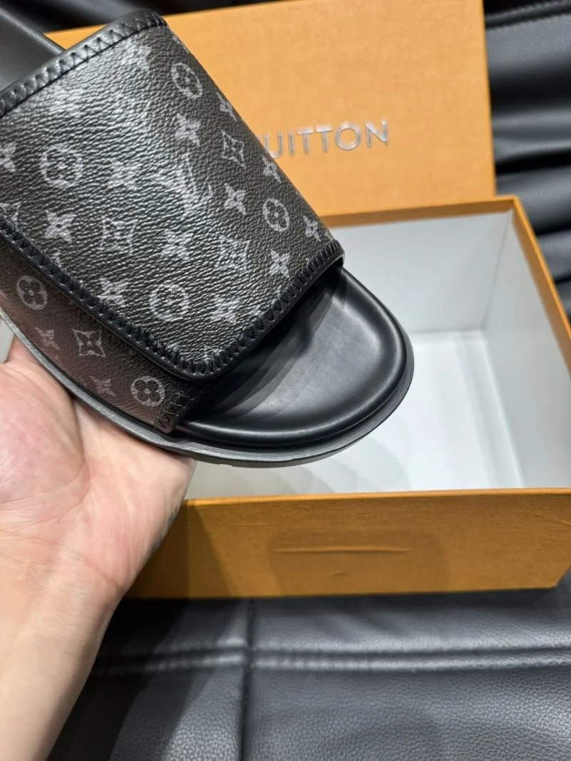 EyeCatching Louis Vuitton Slippers 30652