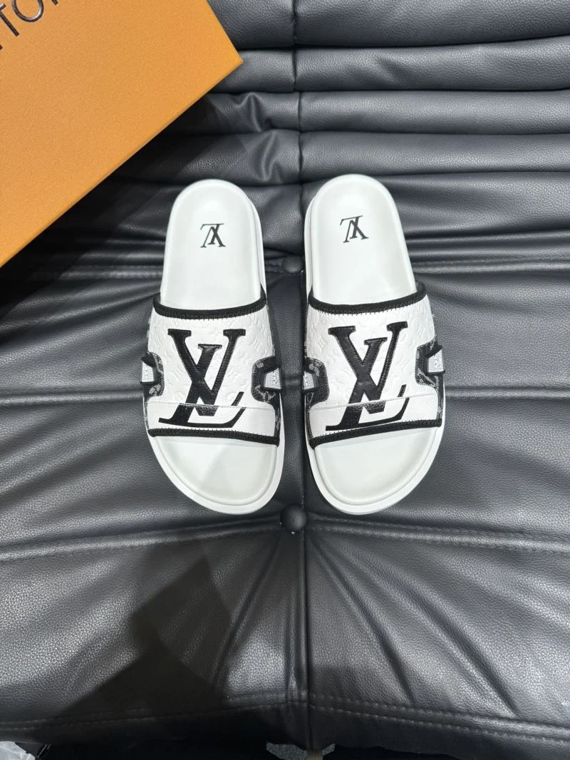 Chic Louis Vuitton Slippers 30623